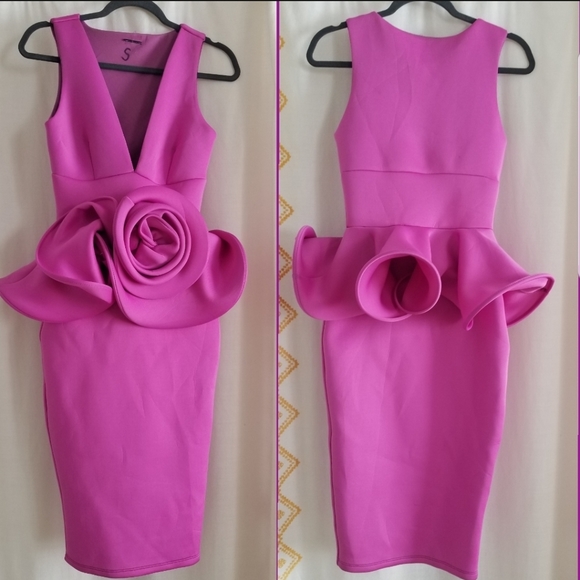 Dresses & Skirts - RUFFLE Sleeveless V-Neck Midi Dress